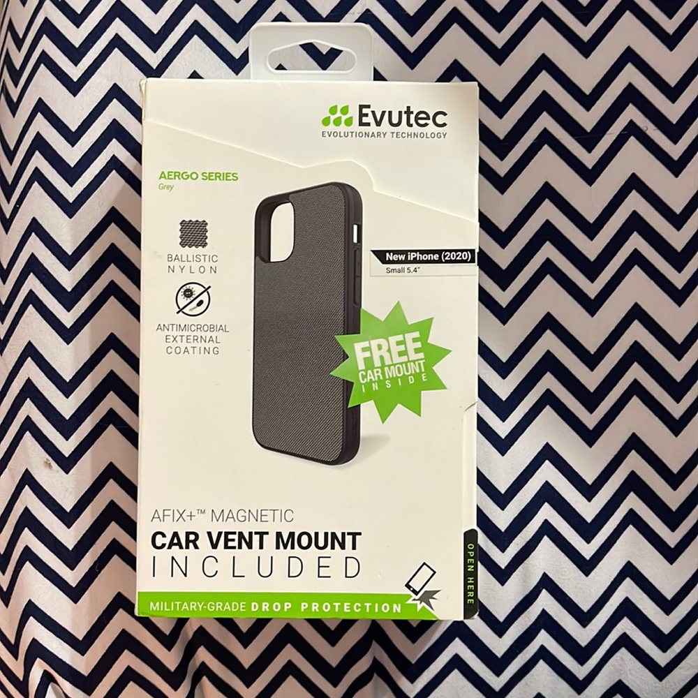 New IPhone (2020) mini phone case and car mount